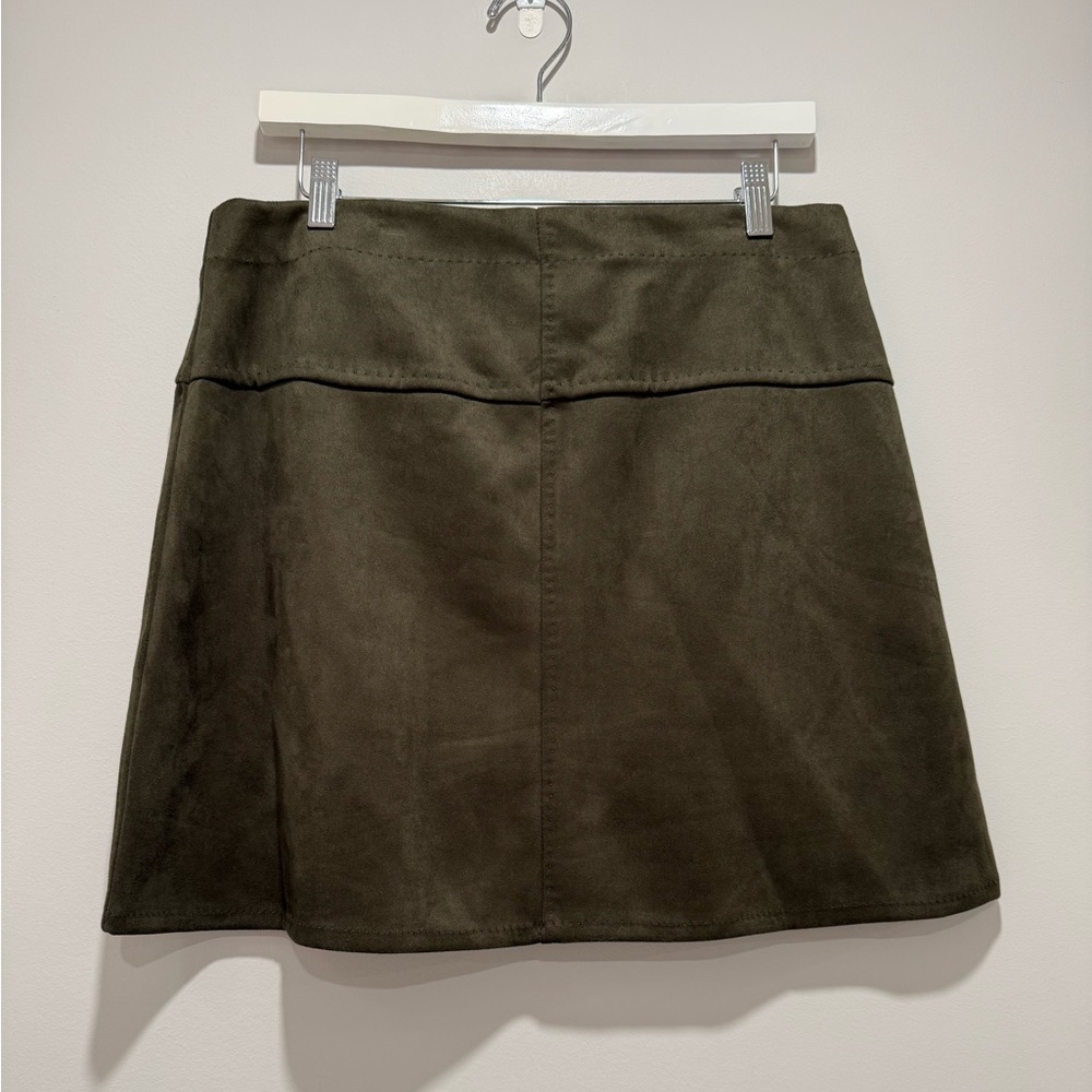 NWOT Max Studio Olive Green Suede-Like A-Line Mini Skirt Size L